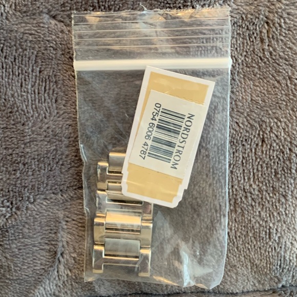 Michael Kors Skylar Crystal Bezel Bracelet Watch Silver 42mm - Picture 10 of 10